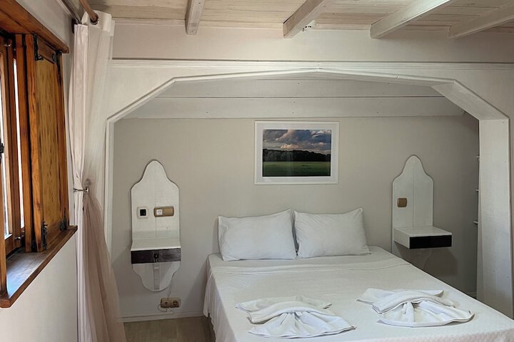 Room 12 of 80