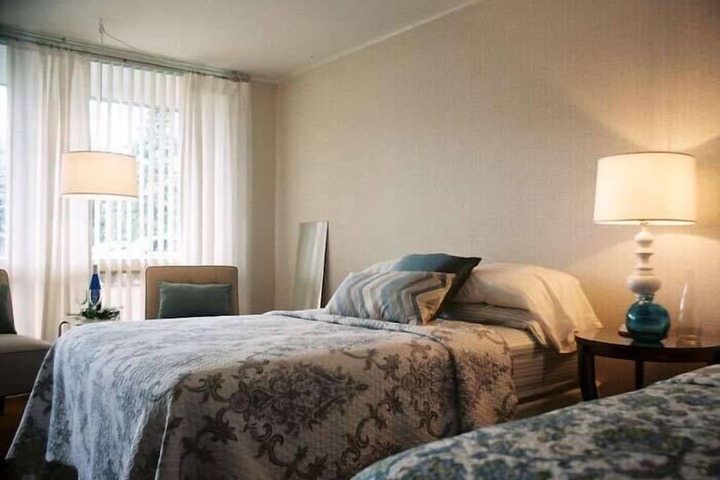 Room 9 of 28