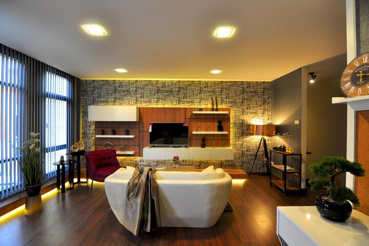 Room 2 of 5