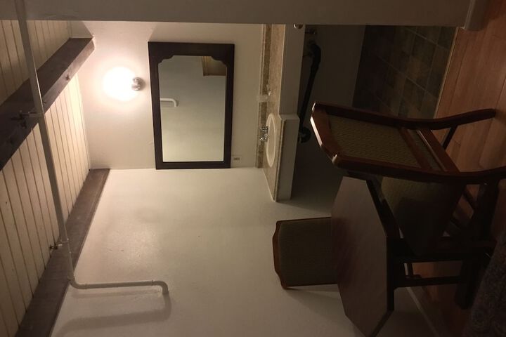 Room 11 of 22