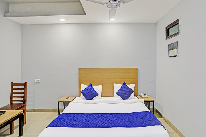 Room 6 of 19