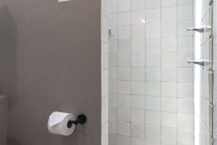 Room 107 of 148