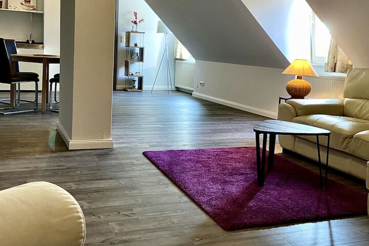 Room 12 of 37