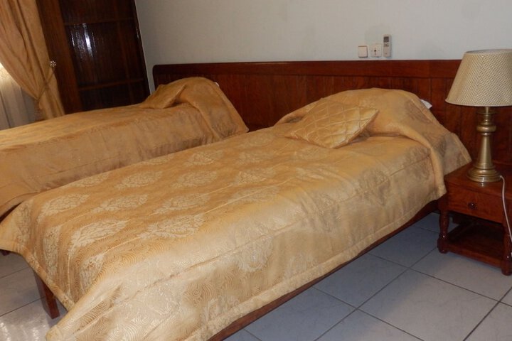 Room 9 of 31
