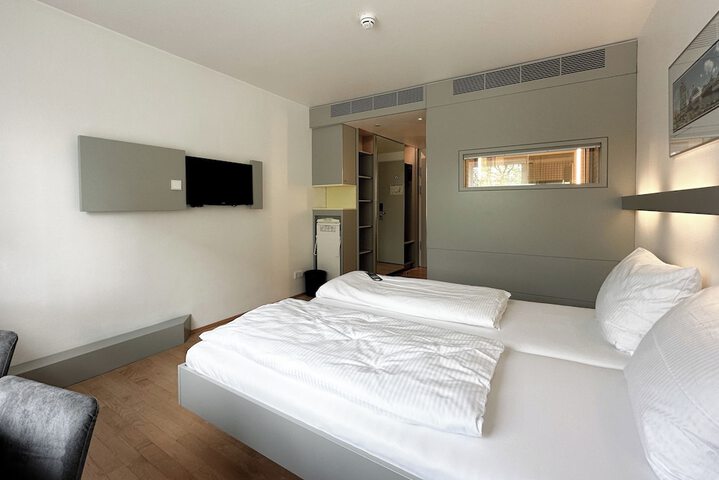 Room 20 of 49