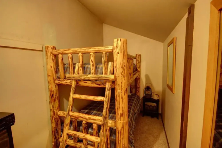 Room 3 of 16