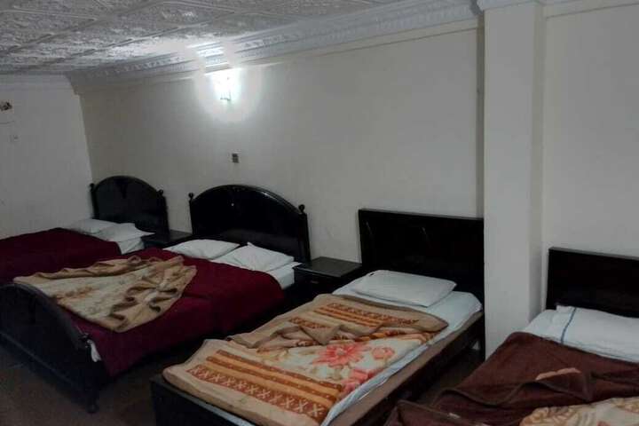Room 7 of 11