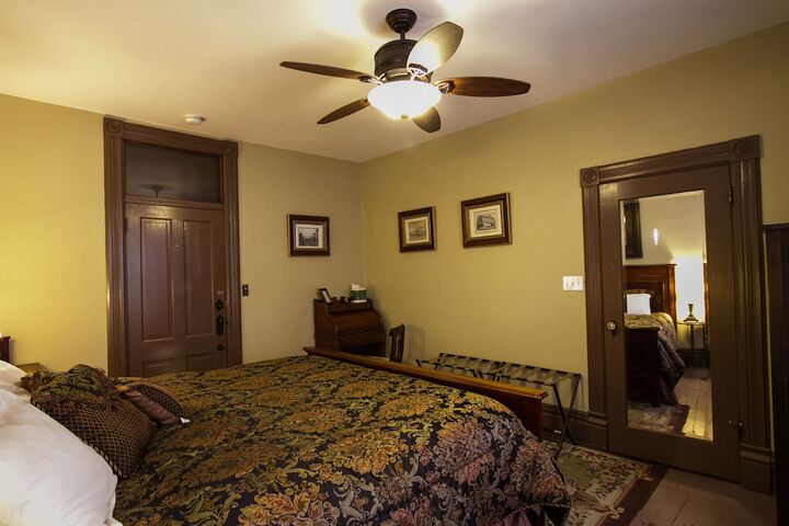Room 12 of 41