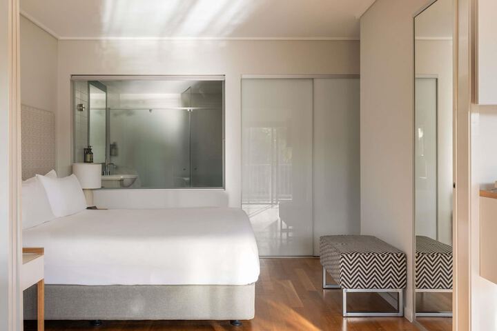 Room 40 of 133