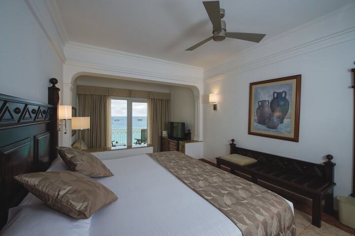 Room 3 of 108