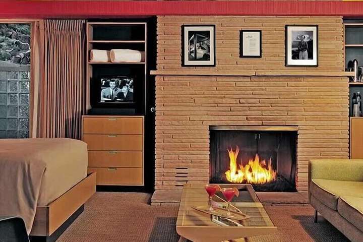 Room 17 of 25