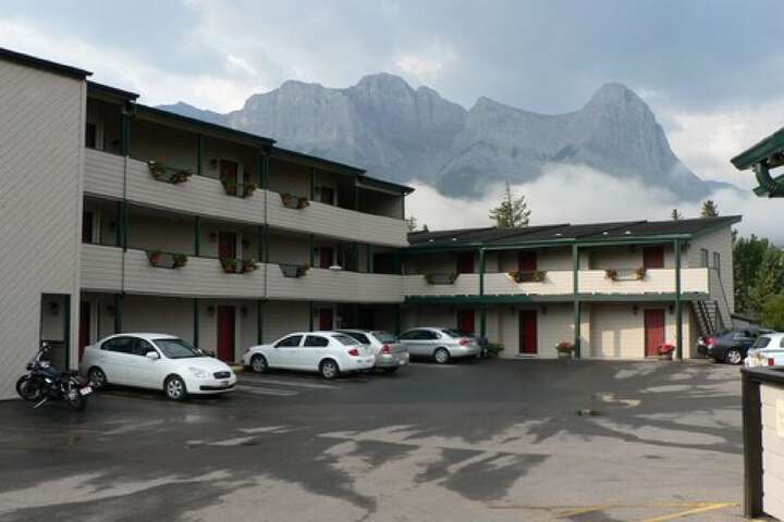 Property Grounds 27 of 34