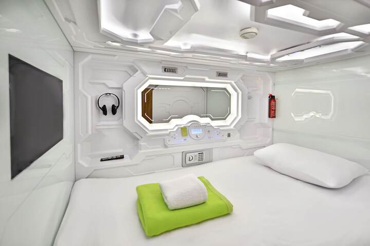 Room 4 of 53