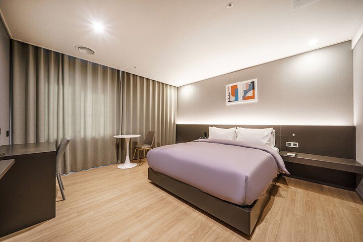 Room 35 of 94