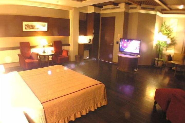 Room 8 of 52