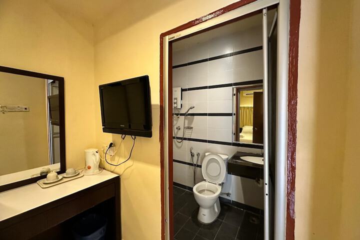Room 16 of 30