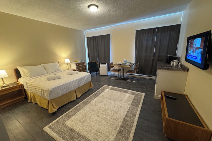 Room 11 of 36