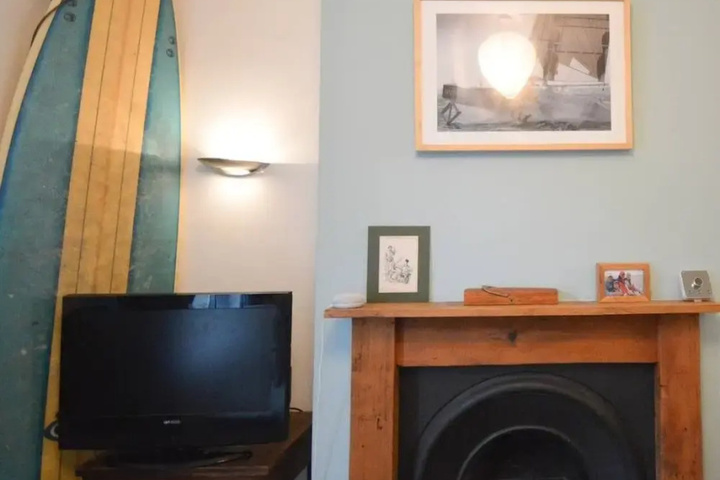 Room 4 of 11