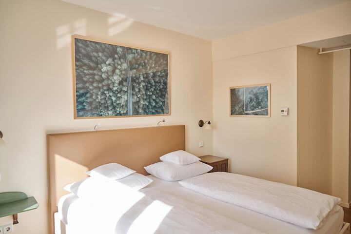 Room 43 of 89