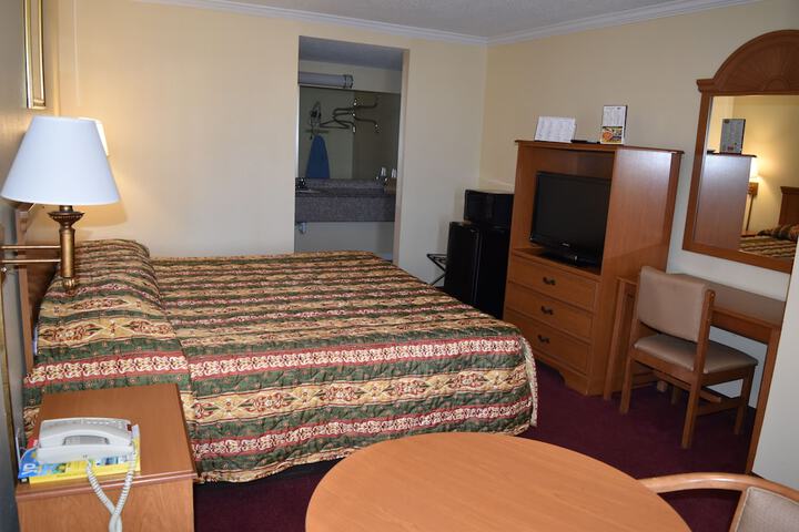 Room 4 of 27
