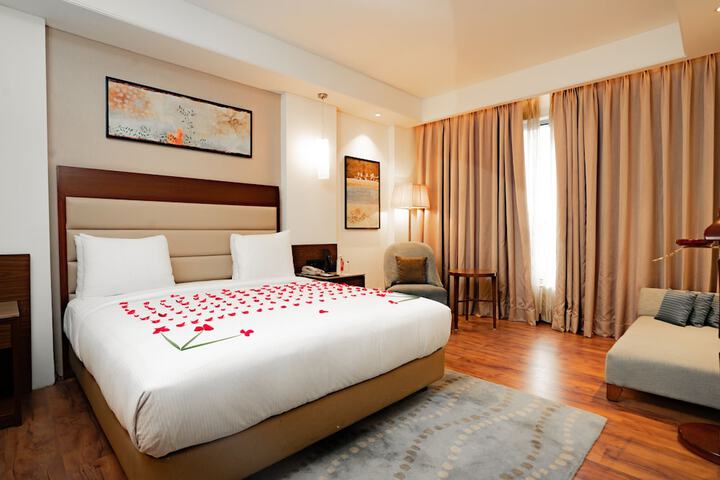 Room 10 of 84