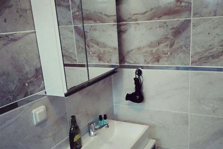 Room 10 of 11