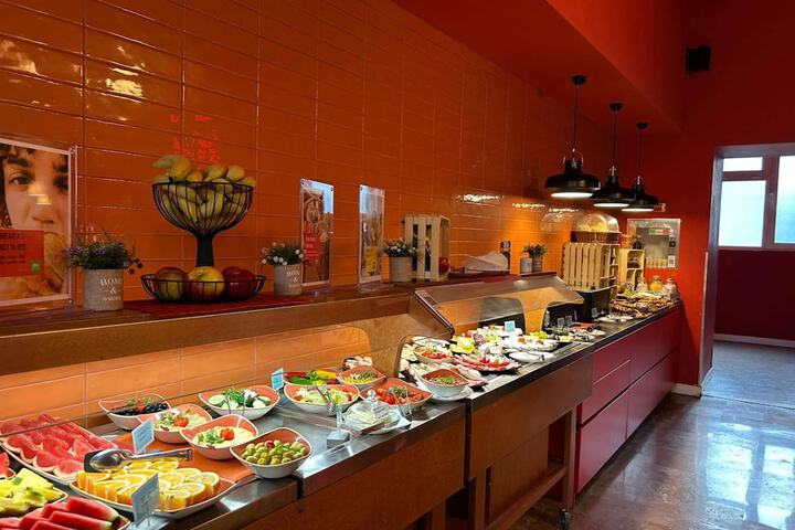 Breakfast/Coffee Service 64 of 151