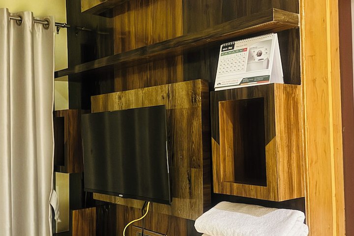 Room 4 of 28