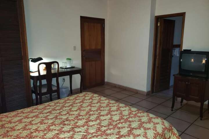Room 14 of 40