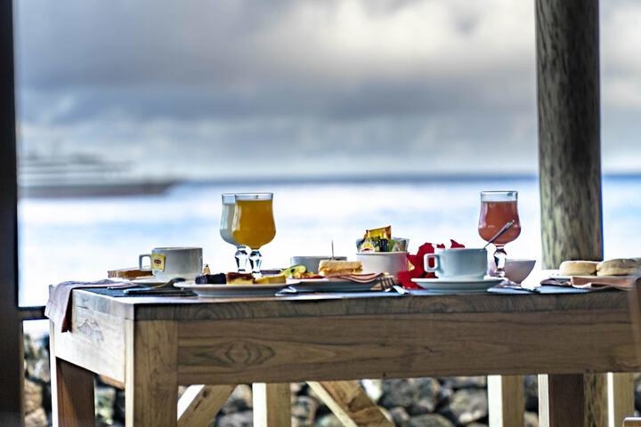 Breakfast/Coffee Service 104 of 186