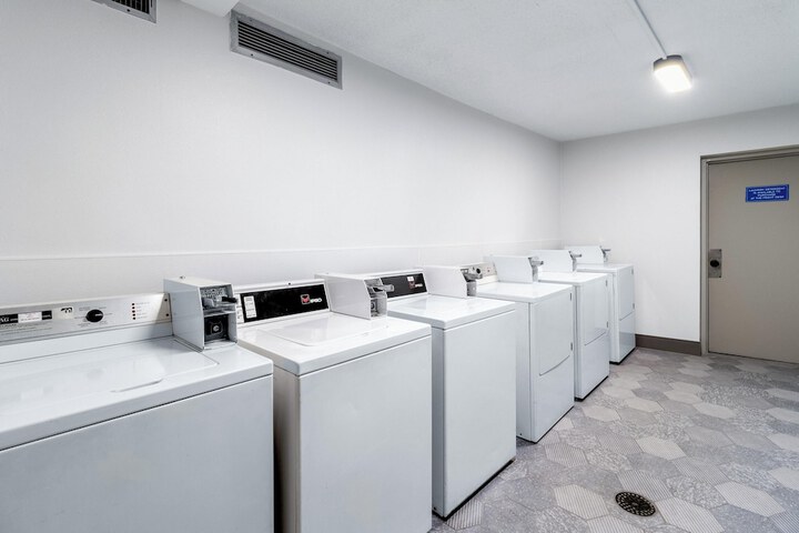 Laundry 163 of 218