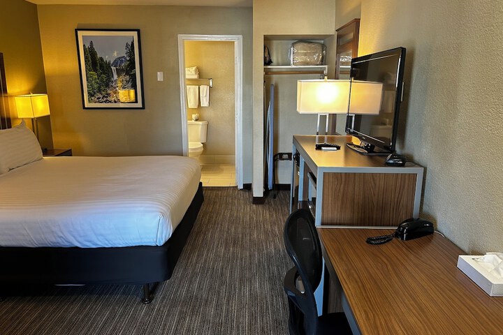Room 26 of 55