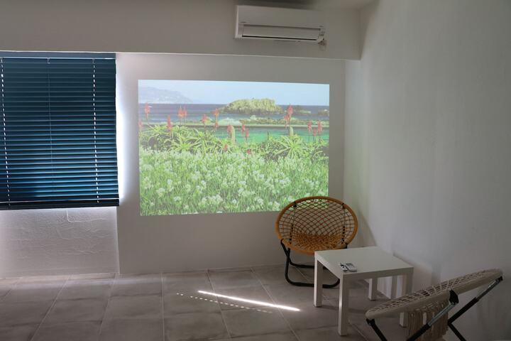 Room 10 of 48