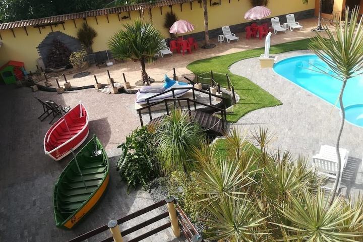Hotel Exterior 33 of 42