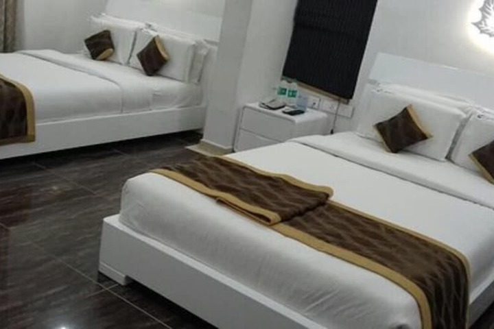 Room 10 of 27