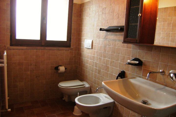 Room 12 of 29