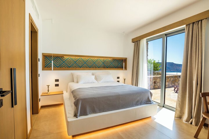Room 3 of 17