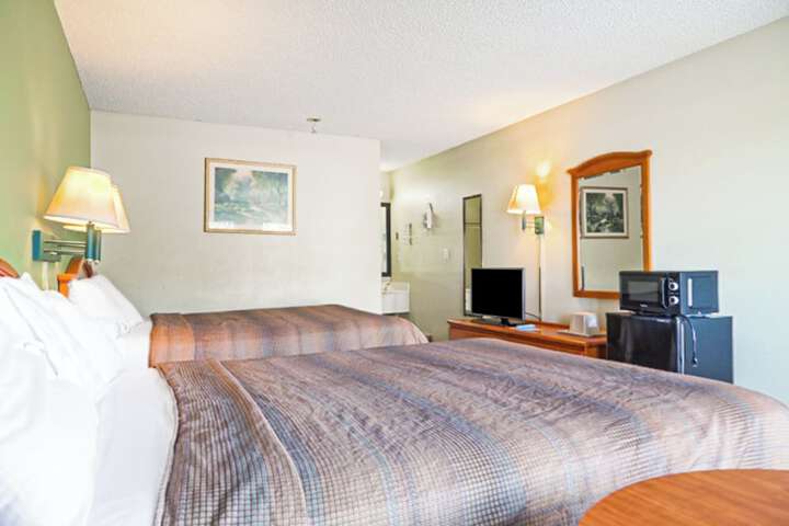 2 Queen Beds (4 of 7)