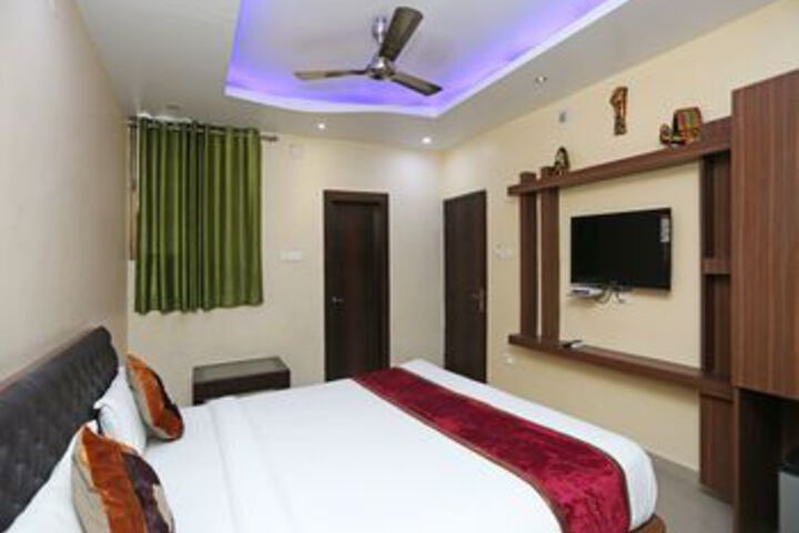 Room 16 of 33