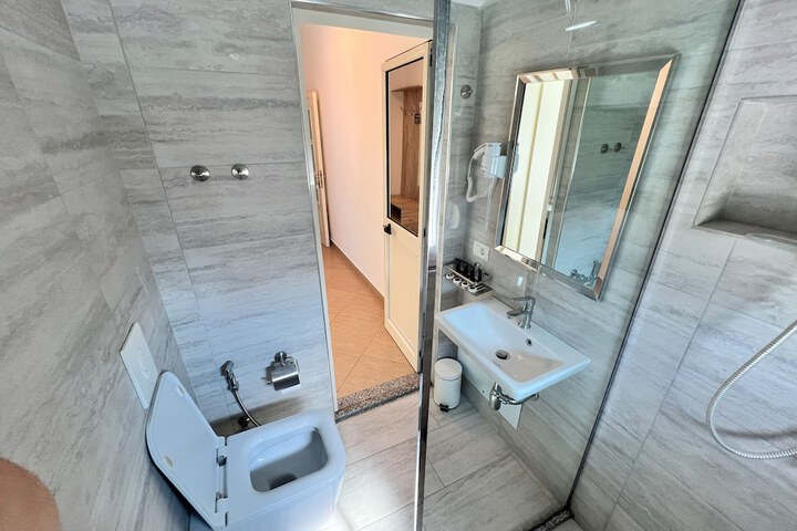 Room 21 of 56