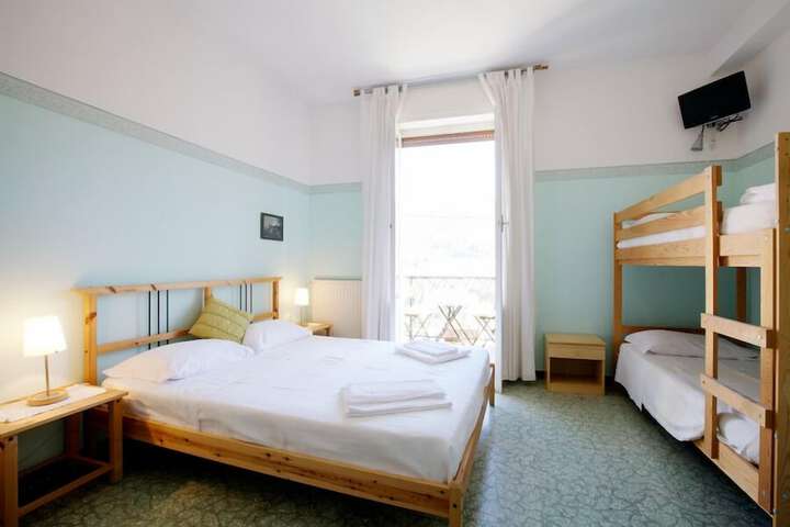Room 8 of 30
