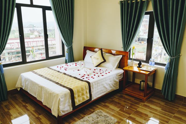 Room 9 of 42