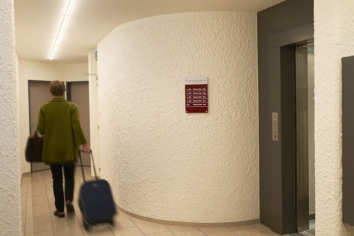 Ballroom/Hall 28 of 30