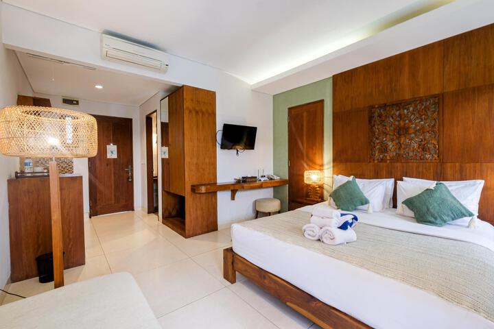 Room 12 of 25