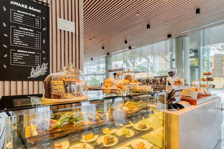 Breakfast/Coffee Service 83 of 116