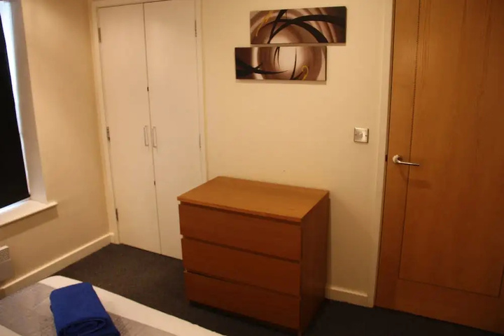 Room 11 of 18