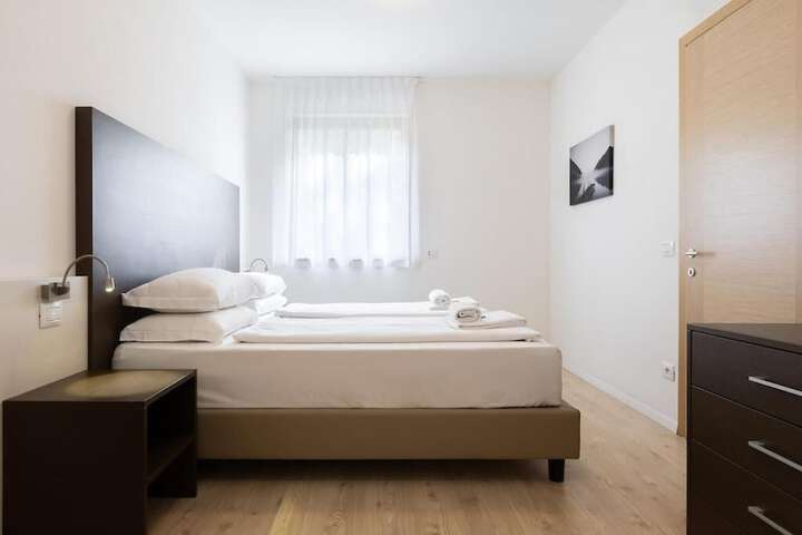Room 7 of 36