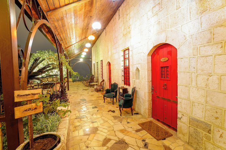 Hotel Exterior 195 of 214