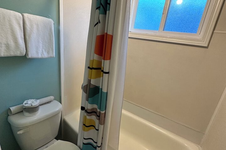 Room 37 of 65