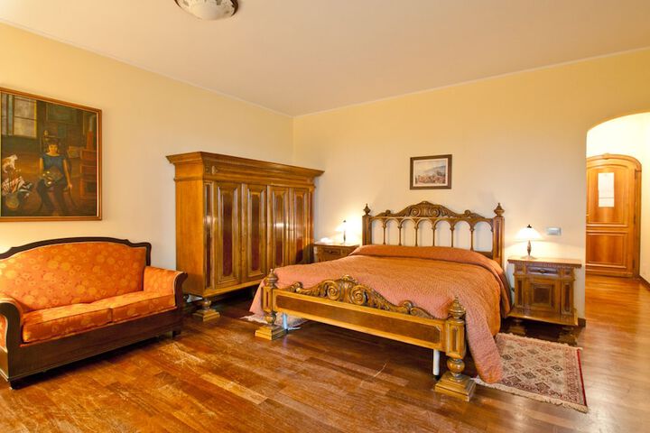 Room 15 of 94